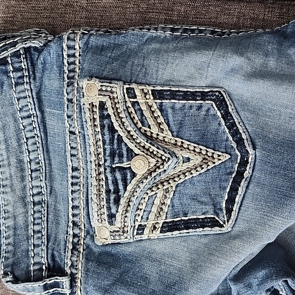 Vigoss distressed capris EUC
